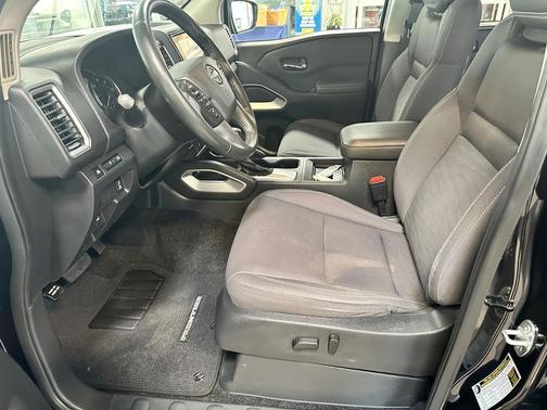 Super Black 2023 Nissan Frontier SV