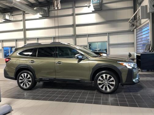 2025 Subaru Outback Touring XT