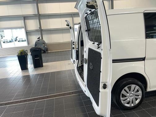 2021 Nissan NV200 SV
