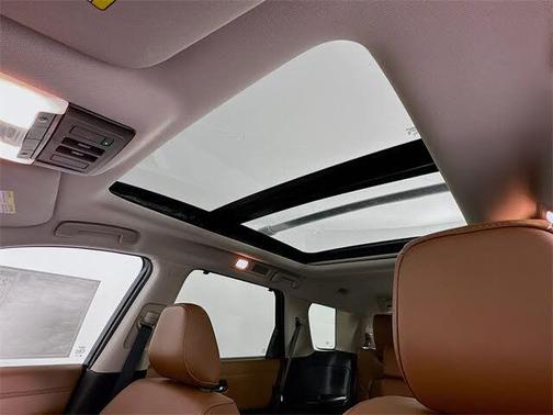 2025 Nissan Pathfinder Platinum 4WD