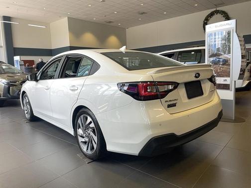 Crystal White Pearl 2025 Subaru Legacy Limited