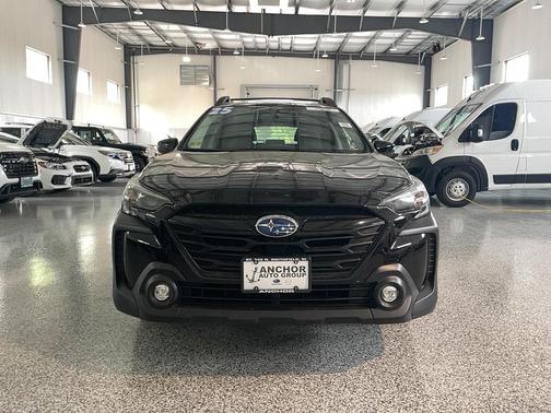 Crystal Black Silica 2025 Subaru Outback Onyx Edition