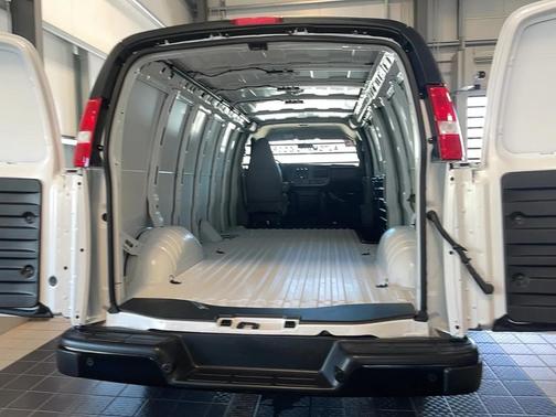 2025 Chevrolet Express 3500 RWD 3500 Extended Wheelbase WT