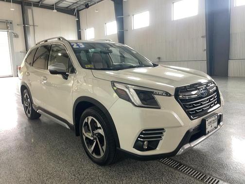 Crystal White Pearl 2023 Subaru Forester Touring