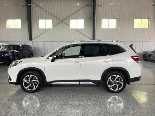 Crystal White Pearl 2023 Subaru Forester Touring