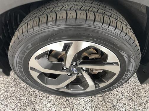 Crystal White Pearl 2023 Subaru Forester Touring