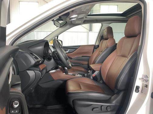 Crystal White Pearl 2023 Subaru Forester Touring