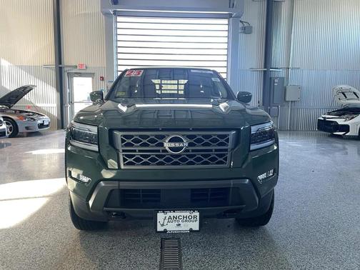 2023 Nissan Frontier SV