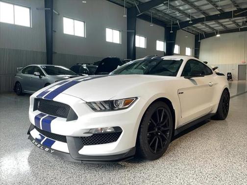 2016 Ford Shelby GT350 Base