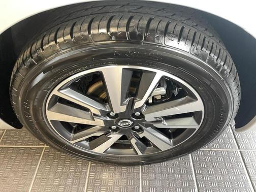 2024 Nissan Versa 1.6 SV