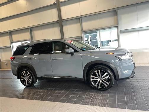 2024 Nissan Pathfinder Platinum 4WD