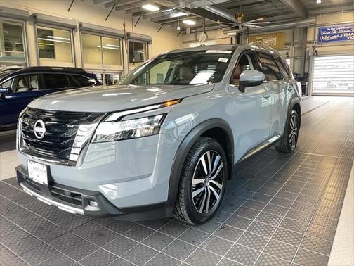 2024 Nissan Pathfinder Platinum 4WD