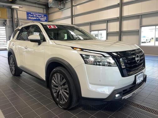 2023 Nissan Pathfinder SL 4WD