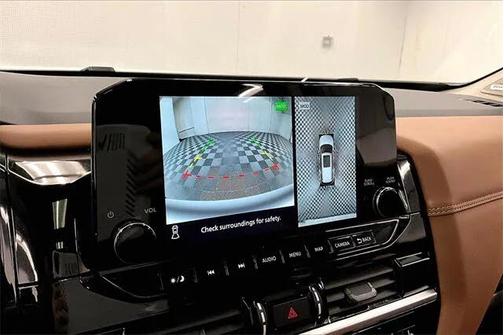 2025 Nissan Pathfinder Platinum 4WD