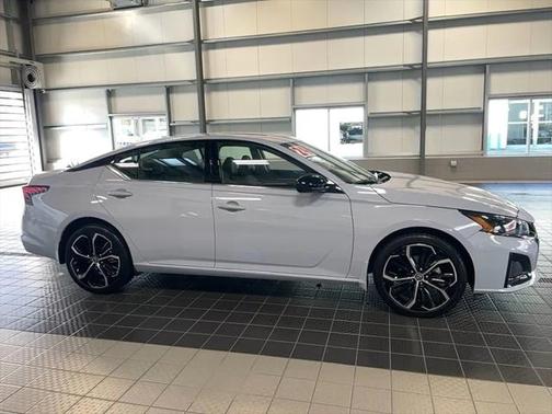 2024 Nissan Altima SR Intelligent AWD