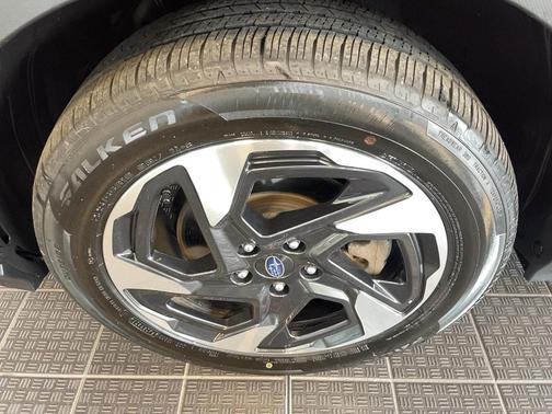 Sun Blaze Pearl 2024 Subaru Crosstrek Limited