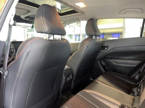 Sun Blaze Pearl 2024 Subaru Crosstrek Limited