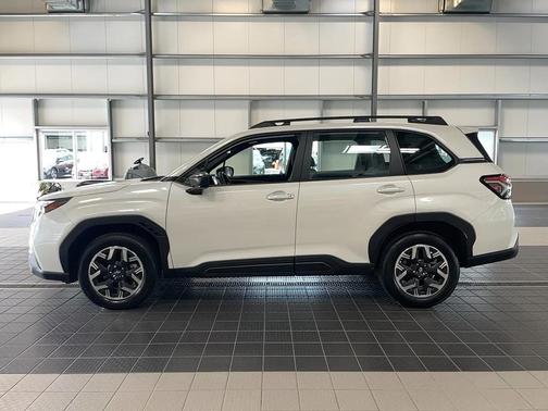 2025 Subaru Forester Base