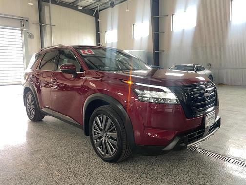 2024 Nissan Pathfinder SL 4WD