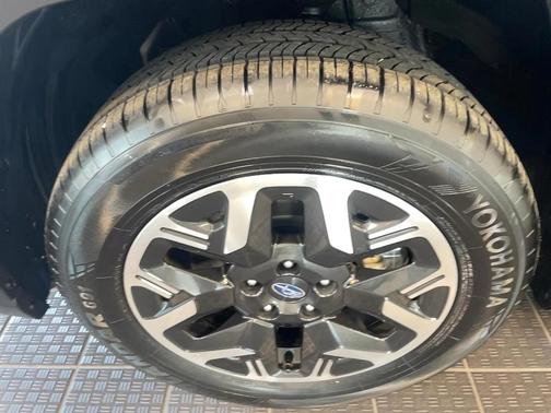 2025 Subaru Forester Base