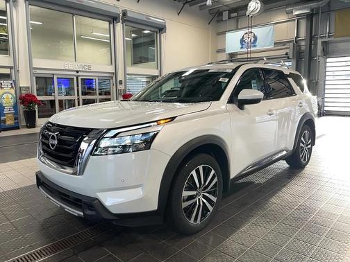 2025 Nissan Pathfinder Platinum 4WD