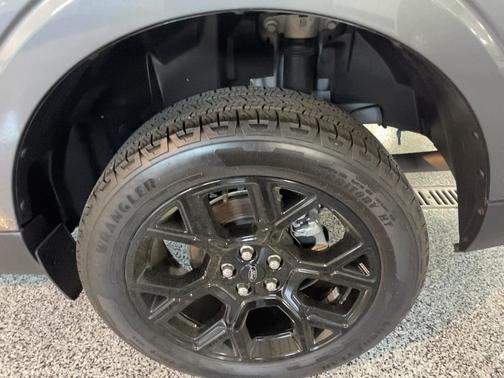 Carbonized Gray Metallic 2025 Ford Maverick XLT