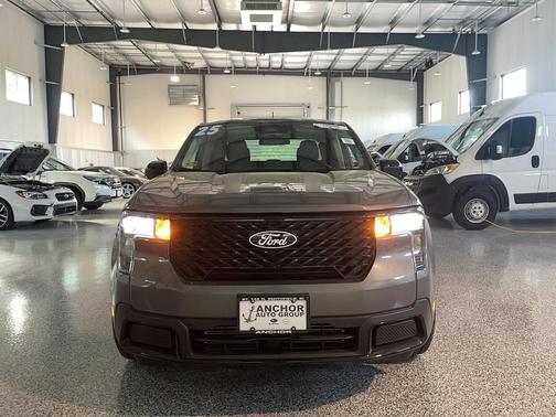 Carbonized Gray Metallic 2025 Ford Maverick XLT