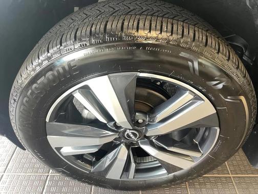 2024 Nissan Rogue SL