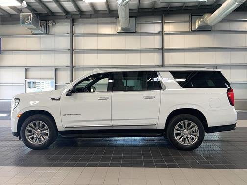Summit White 2024 GMC Yukon XL Denali