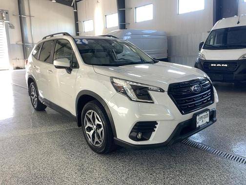 Crystal White Pearl 2024 Subaru Forester Premium