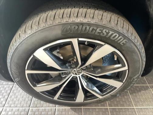 2024 Volkswagen Atlas 2.0T SEL Premium R-Line 4MOTION