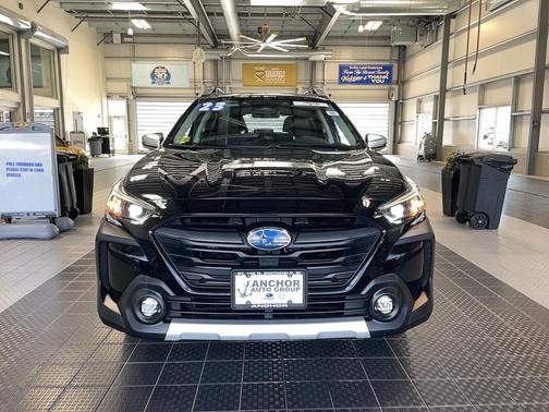 Crystal Black Silica 2023 Subaru Outback Touring XT