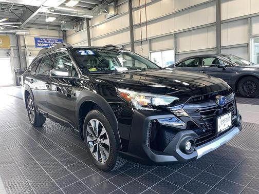 Crystal Black Silica 2023 Subaru Outback Touring XT