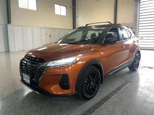 2023 Nissan Kicks SR