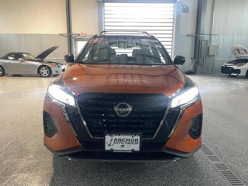 2023 Nissan Kicks SR
