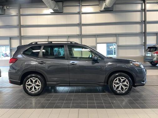 Magnetite Gray Metallic 2023 Subaru Forester Premium