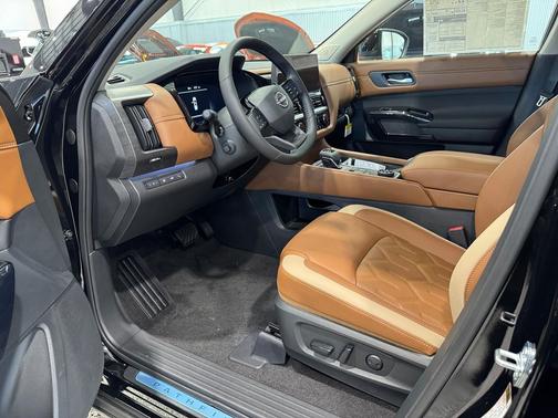 Super Black 2026 Nissan Pathfinder Platinum