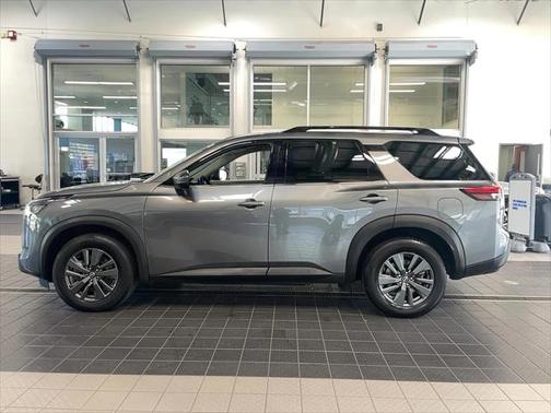 2022 Nissan Pathfinder SV 4WD