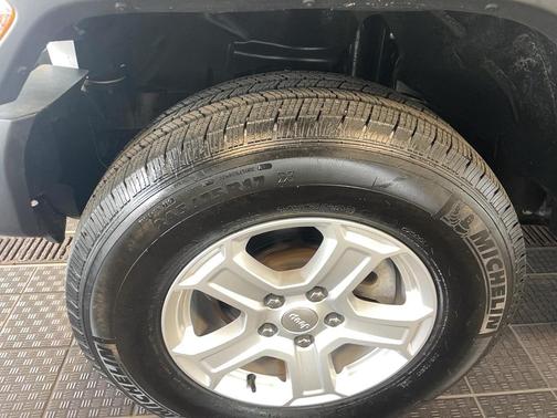 2022 Jeep Wrangler Sport S