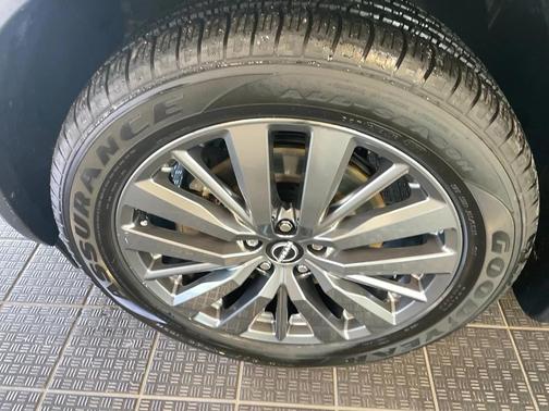 2024 Nissan Pathfinder SL 4WD