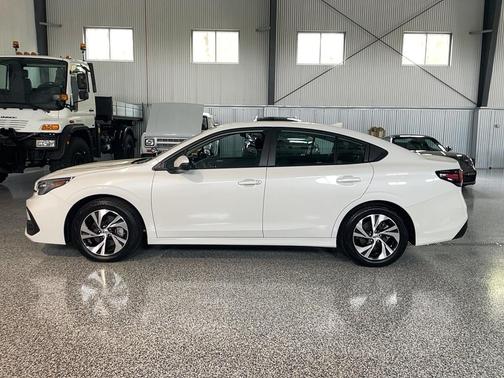 Crystal White Pearl 2025 Subaru Legacy Premium