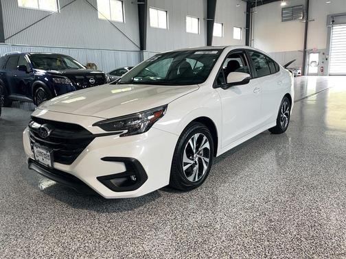 Crystal White Pearl 2025 Subaru Legacy Premium