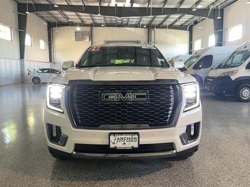 White Frost Tricoat 2024 GMC Yukon XL Denali Ultimate