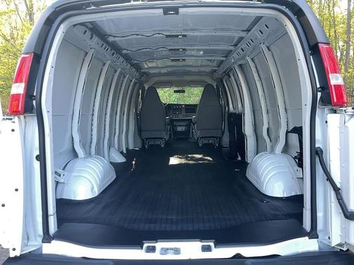 Summit White 2025 GMC Savana 2500 Work Van