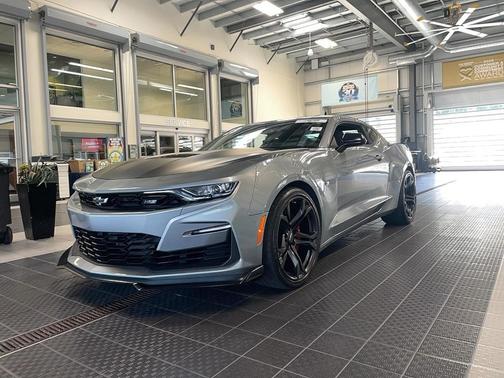Sharkskin Metallic 2023 Chevrolet Camaro 1SS