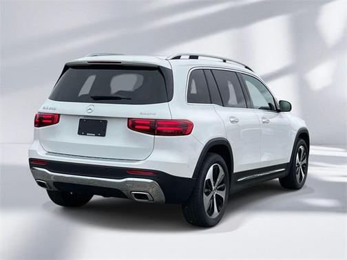 2026 Mercedes-Benz GLB 250 Base 4MATIC