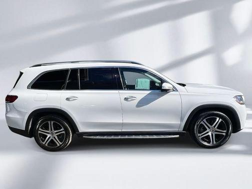 White 2023 Mercedes-Benz GLS 450 4MATIC
