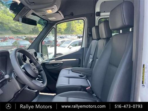 2025 Mercedes-Benz Sprinter 2500 High Roof