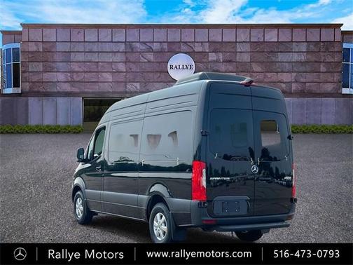 2025 Mercedes-Benz Sprinter 2500 144 WB Standard Roof Passenger