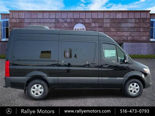 2025 Mercedes-Benz Sprinter 2500 144 WB Standard Roof Passenger